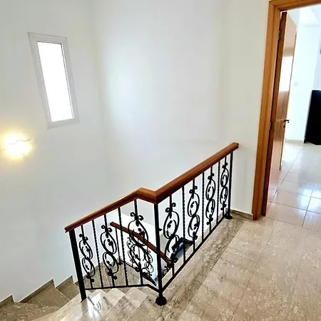 וילה Suburban Family *