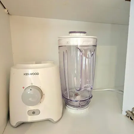 Suburban Family فيلة ليماسول