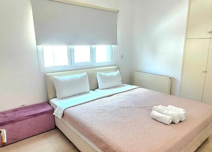 Suburban Family Vila