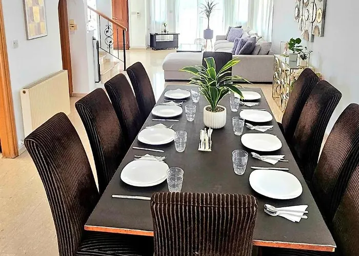 Suburban Family * Lemesos