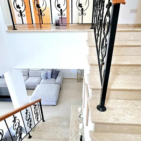 Villa Suburban Family