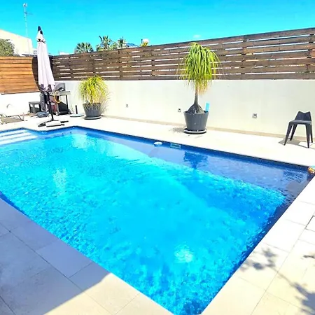 Suburban Family Villa *